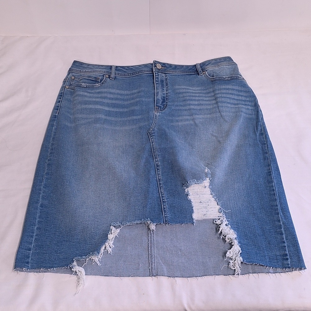 NWT Cato Denim Skirt Womens 16W Blue Distressed Raw Hem Stretch Knee Length